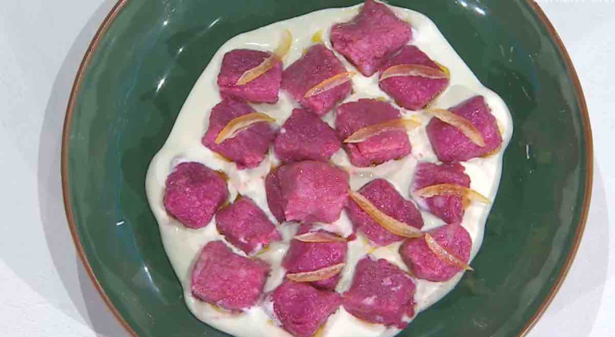 Gnocchi rosa con fonduta di robiola