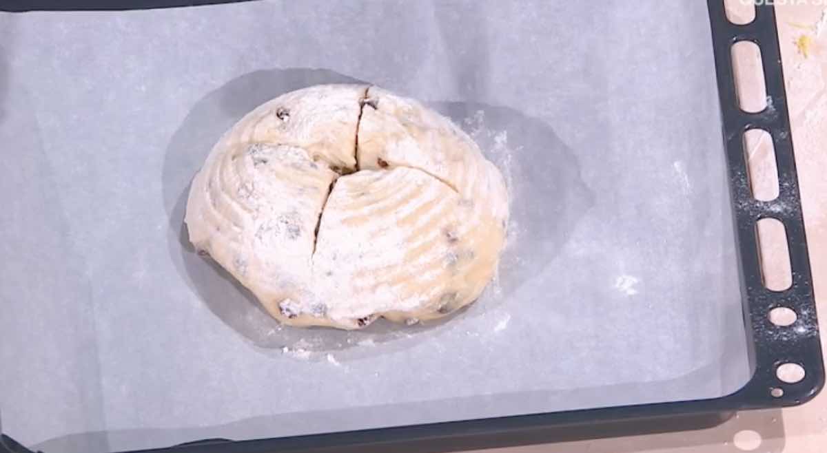 pane con uvetta