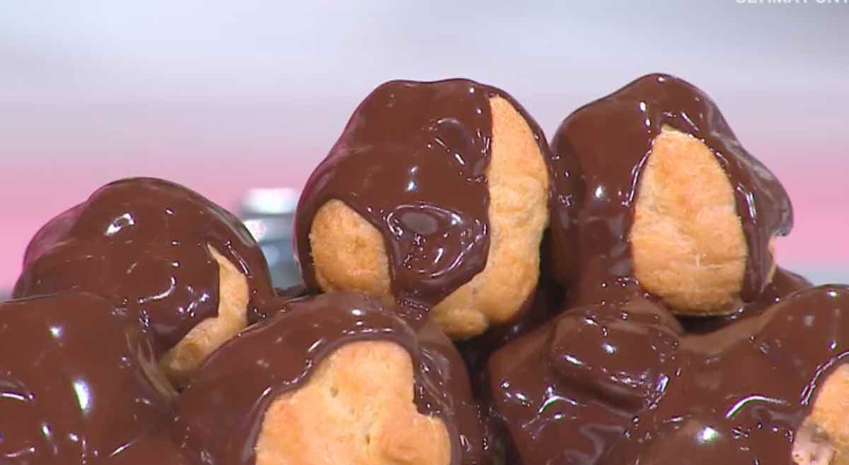 Profiteroles al cioccolato