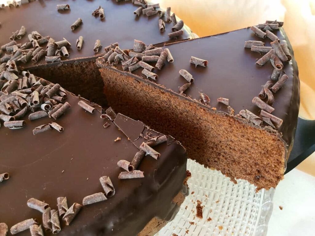 Un dolce al giorno: La torta al cioccolato più buona mai provata, soffice come una nuvola, morbida e golosa – Ricetta Kikakitchen