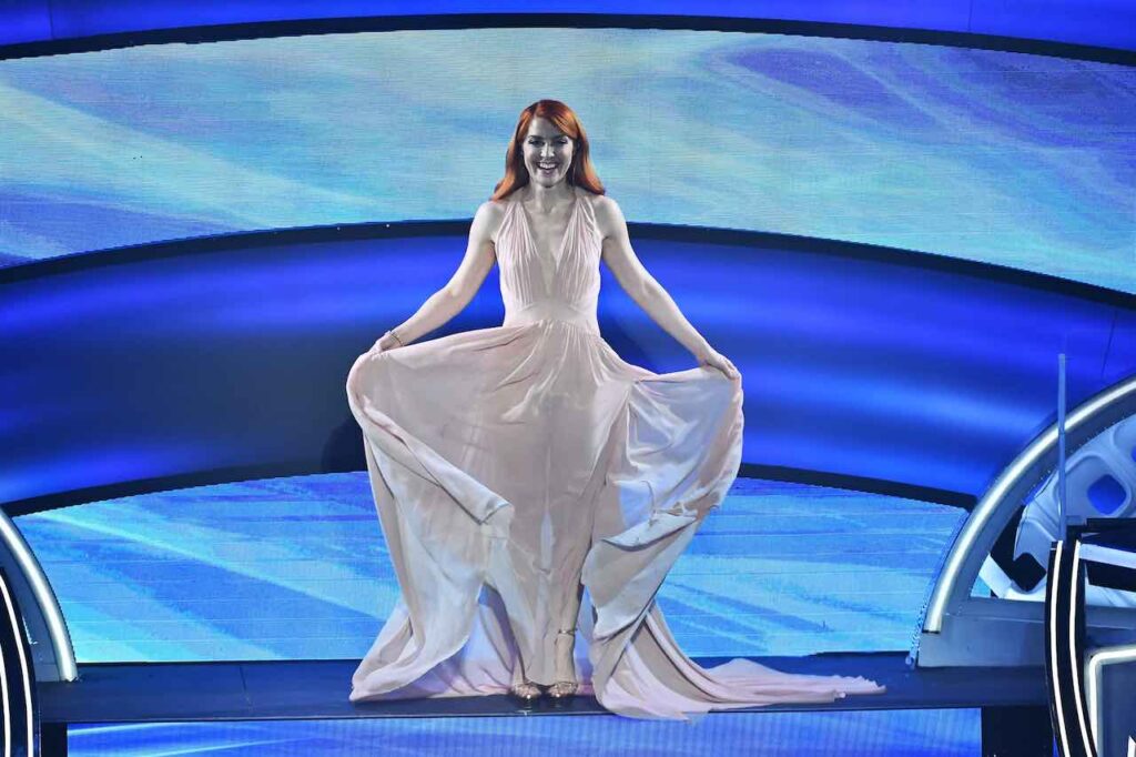 Sanremo 2022, Noemi quale sarà l’abito per la serata finale del Festival: stilista, look