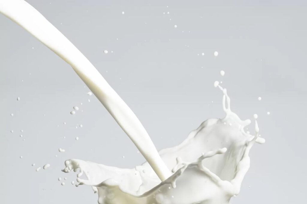 Bere latte scaduto: Attenzione a cosa può accadere